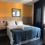 Charmoso flat na Vila Olímpia entre os shoppings JK e Vila Olímpia