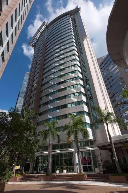 Apartamento Charmoso flat na Vila Olímpia entre os shoppings JK e Vila Olímpia *