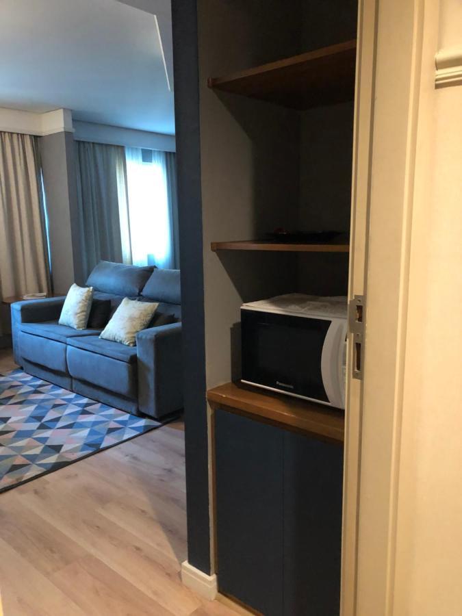 Charmoso flat na Vila Olímpia entre os shoppings JK e Vila Olímpia *