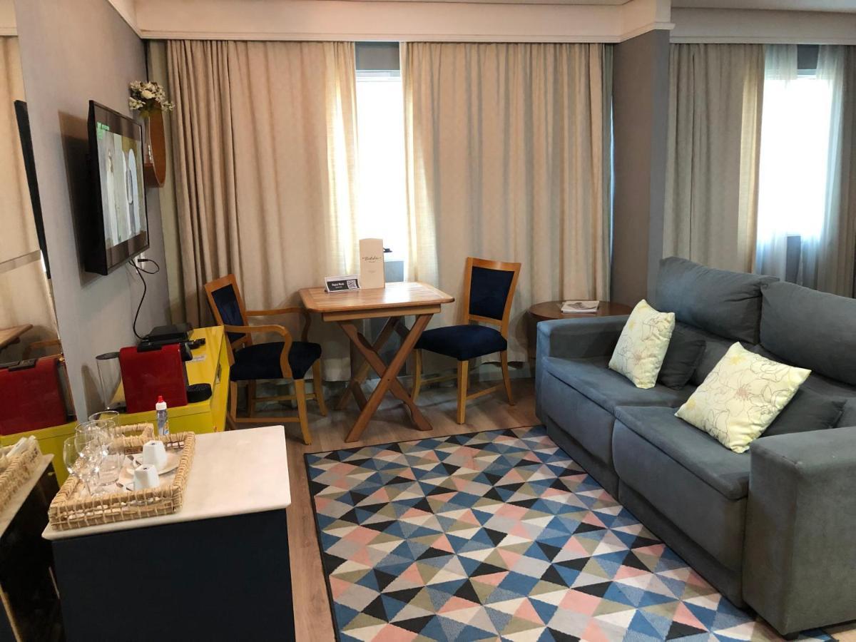 Apartamento Charmoso flat na Vila Olímpia entre os shoppings JK e Vila Olímpia *