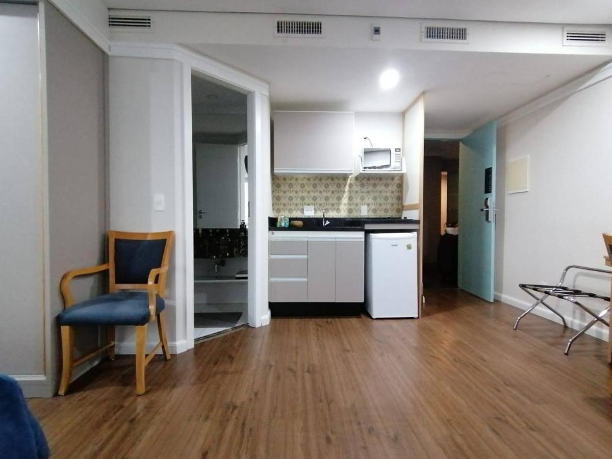 Charmoso flat na Vila Olímpia entre os shoppings JK e Vila Olímpia *