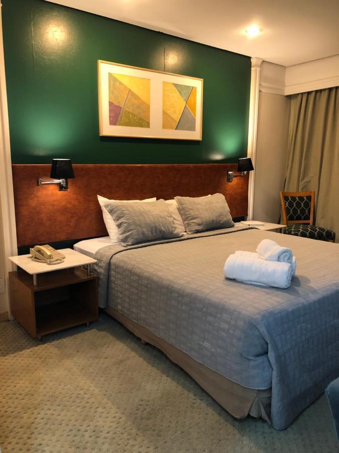 Charmoso flat na Vila Olímpia entre os shoppings JK e Vila Olímpia Apartamento