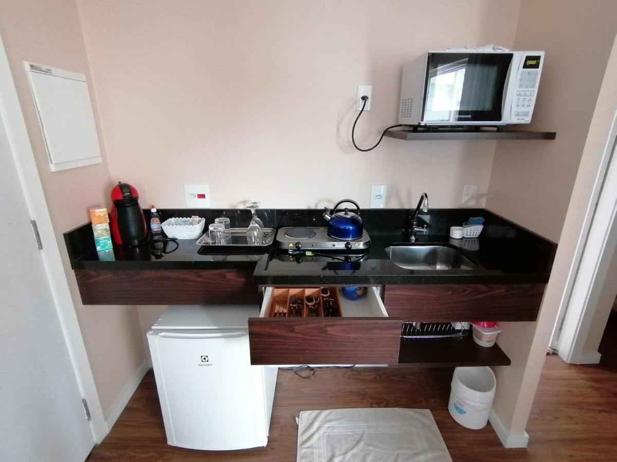 Charmoso flat na Vila Olímpia entre os shoppings JK e Vila Olímpia Apartamento