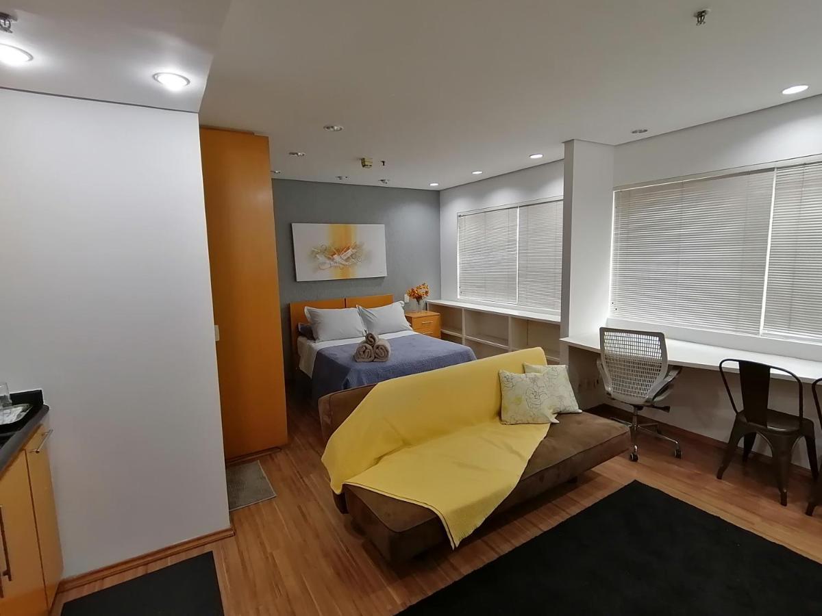 Charmoso flat na Vila Olímpia entre os shoppings JK e Vila Olímpia *