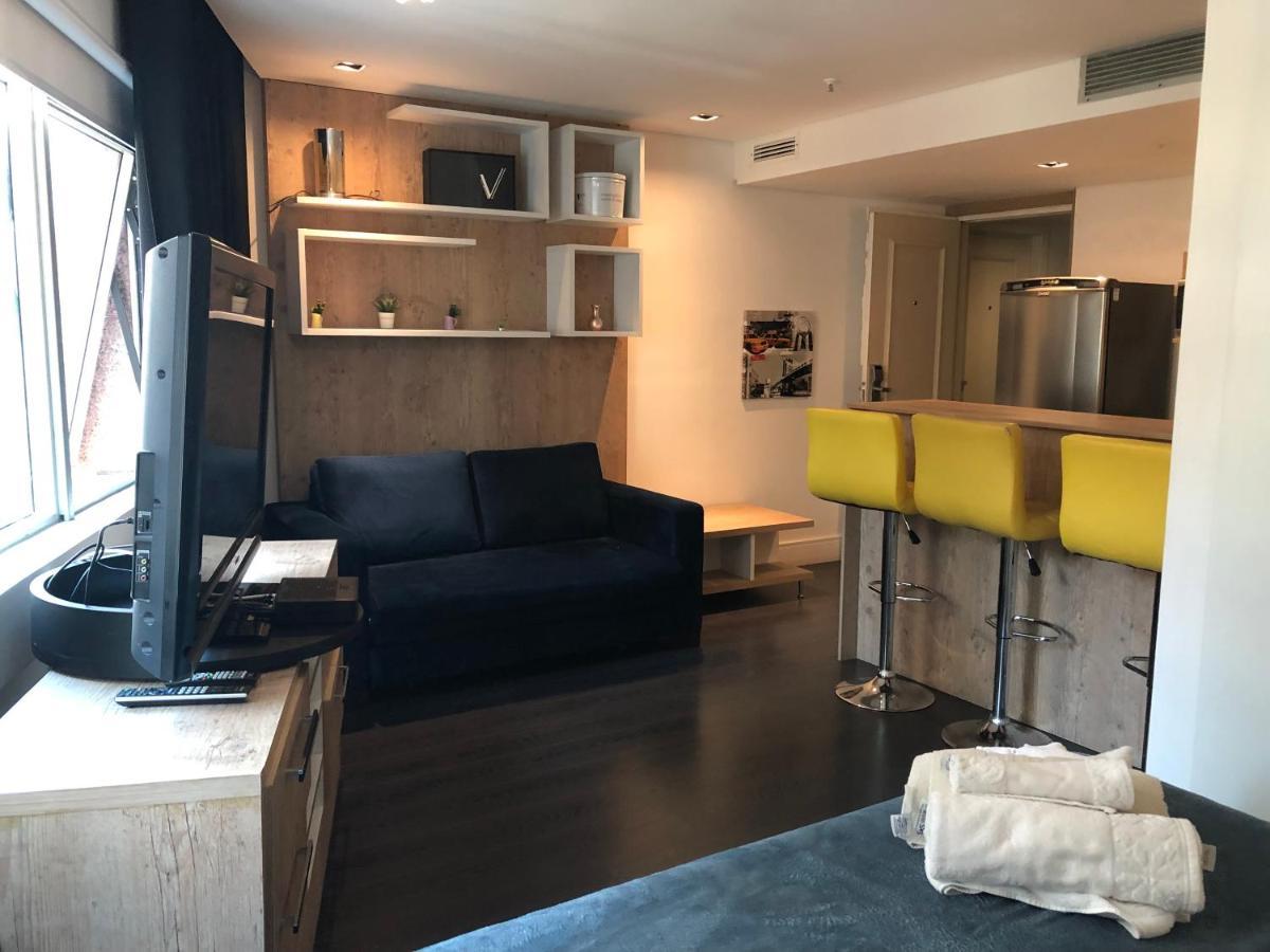Charmoso flat na Vila Olímpia entre os shoppings JK e Vila Olímpia