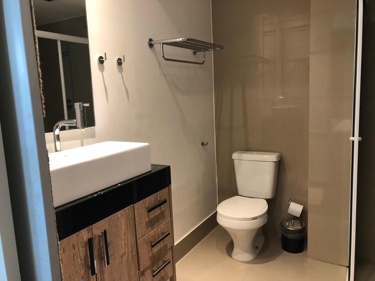 Apartamento Charmoso flat na Vila Olímpia entre os shoppings JK e Vila Olímpia *
