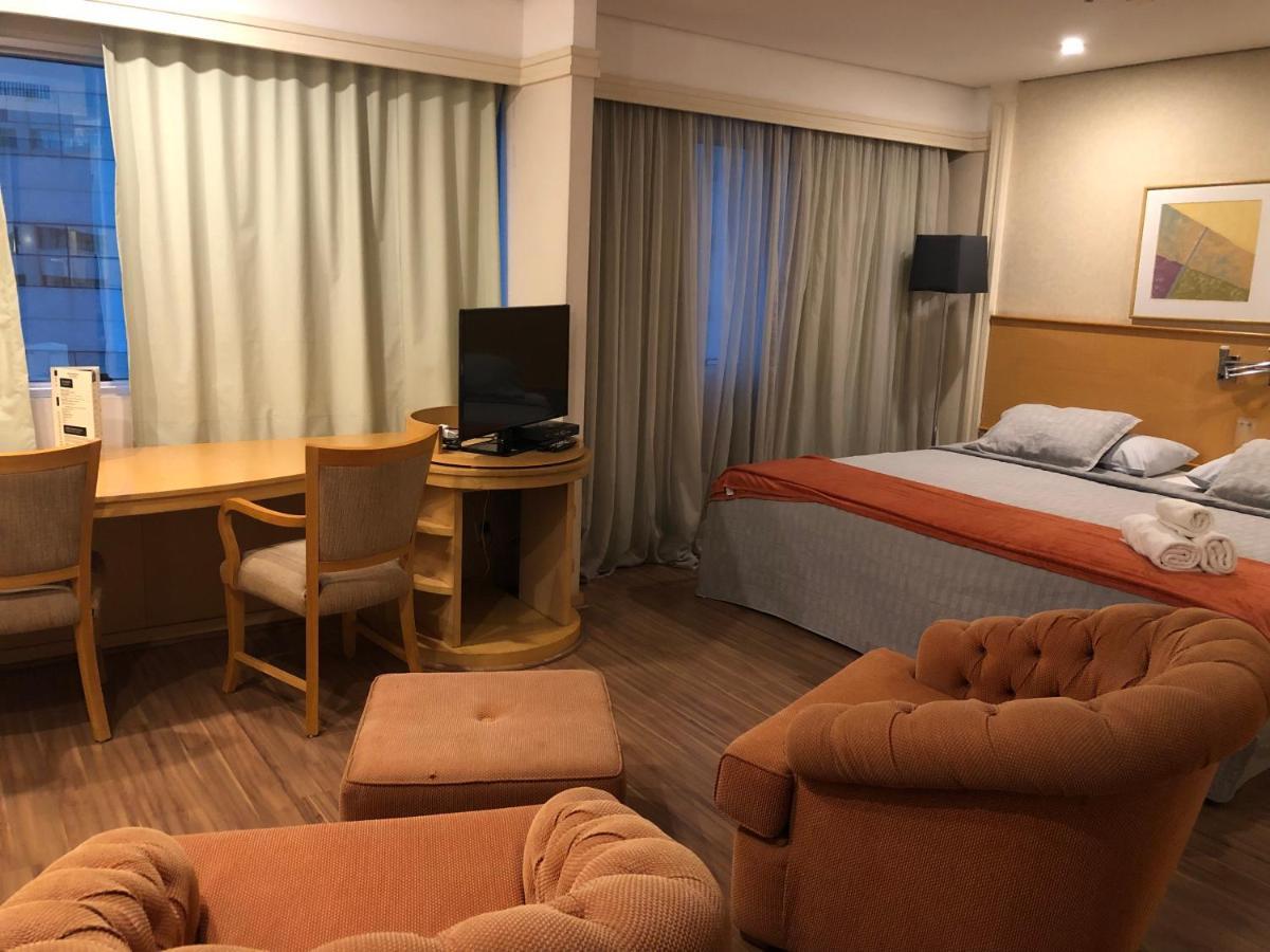Charmoso flat na Vila Olímpia entre os shoppings JK e Vila Olímpia Apartamento