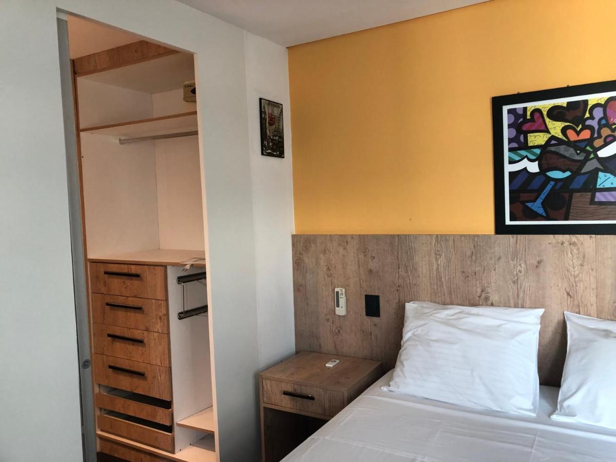 Charmoso flat na Vila Olímpia entre os shoppings JK e Vila Olímpia Apartamento