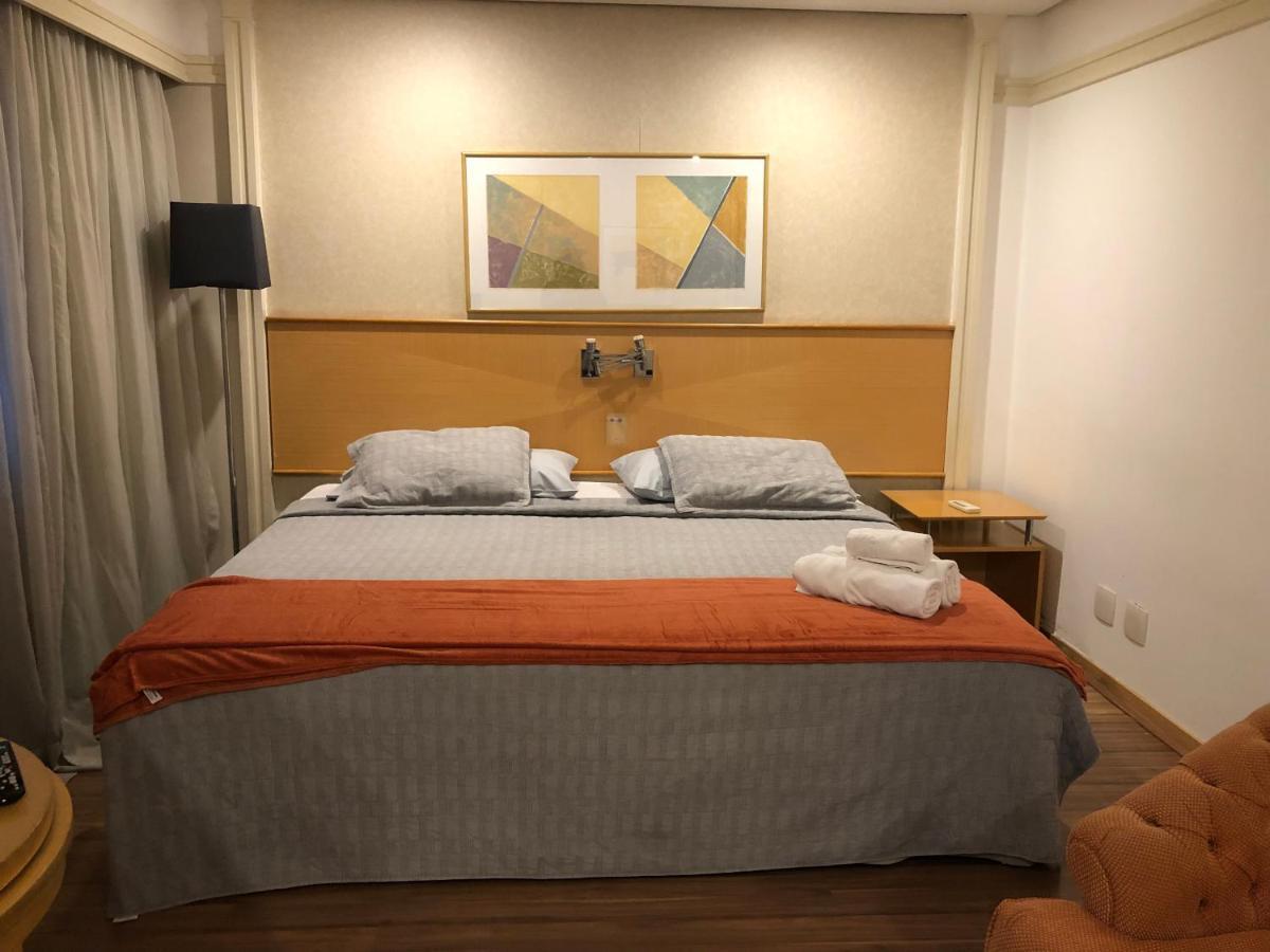Charmoso flat na Vila Olímpia entre os shoppings JK e Vila Olímpia *