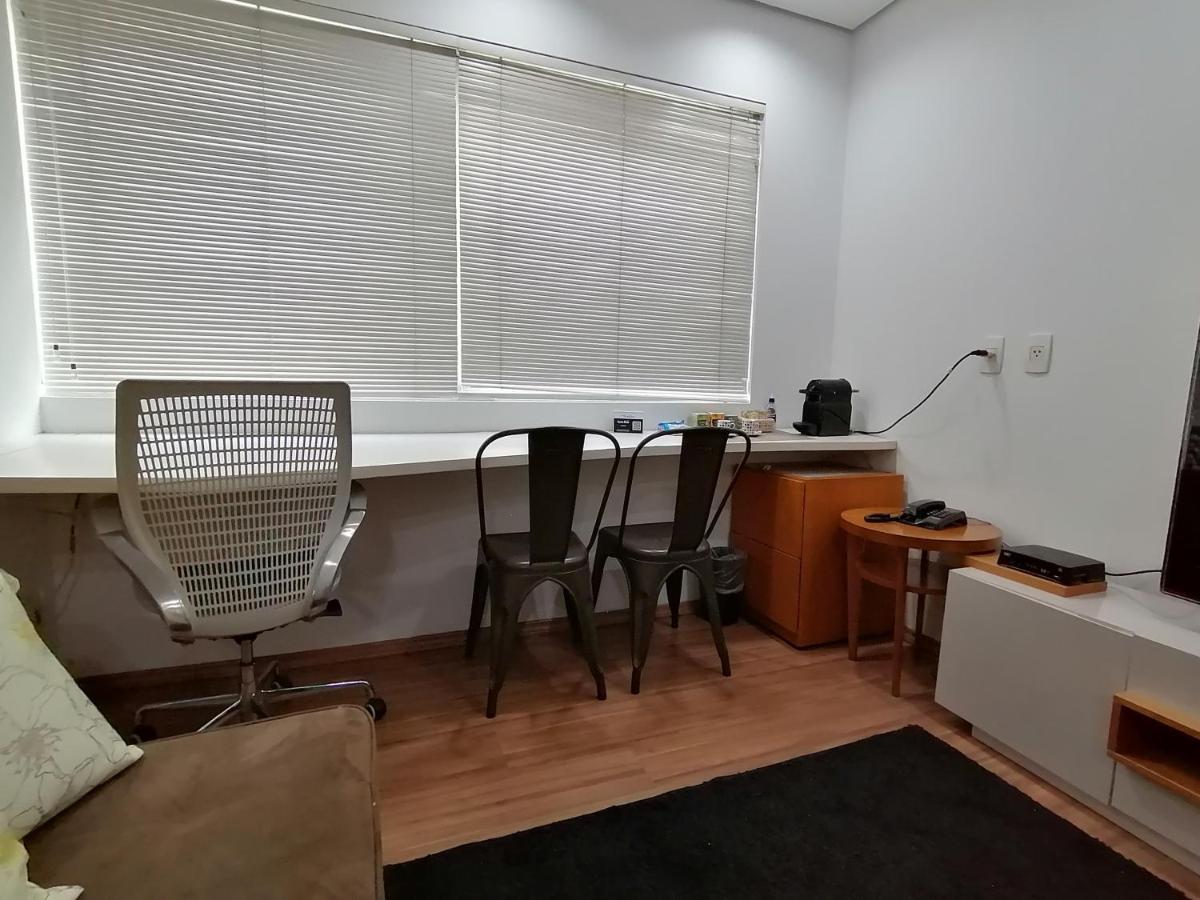 Apartamento Charmoso flat na Vila Olímpia entre os shoppings JK e Vila Olímpia *
