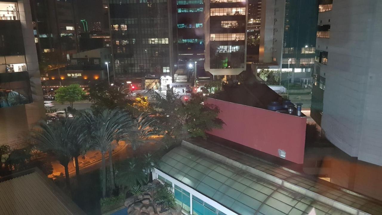 Apartamento Charmoso flat na Vila Olímpia entre os shoppings JK e Vila Olímpia São Paulo